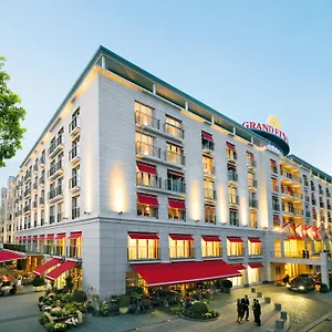 5* Hotel Grand Elysee